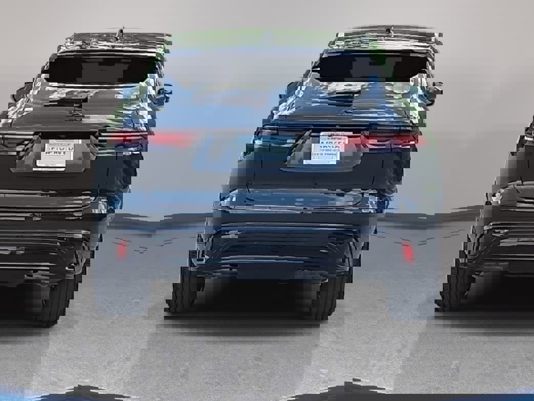 Used 2025 Jaguar F-PACE R-Dynamic S image 6