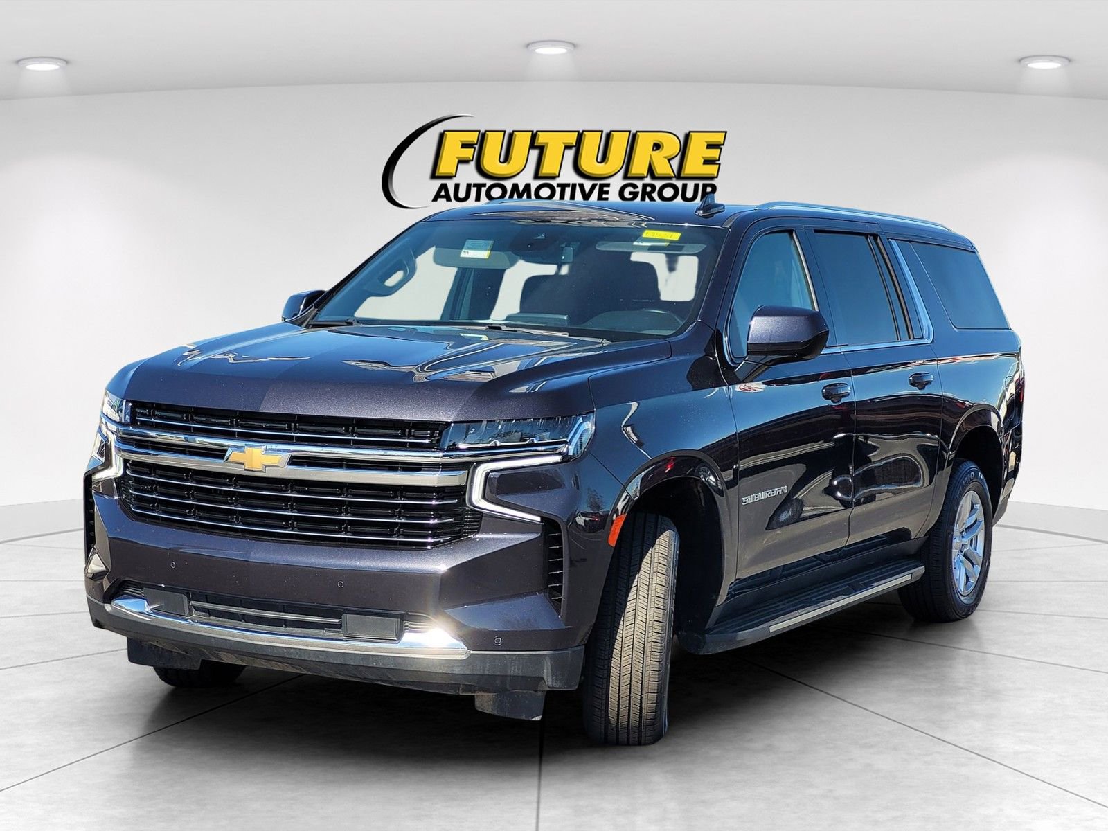 Used 2024 Chevrolet Suburban LT AWD/4WD image 3