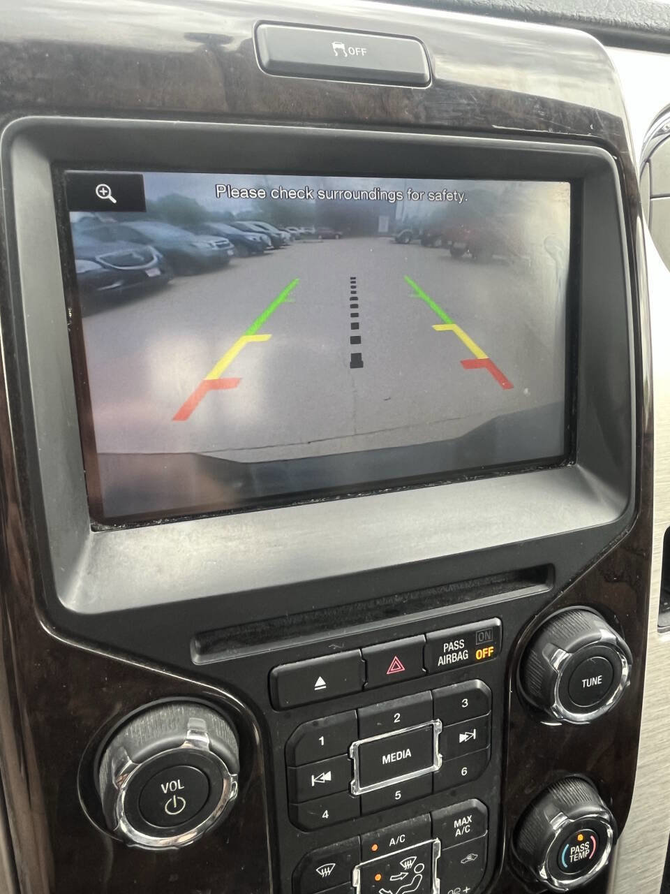 Used 2014 Ford F150 Platinum image 34