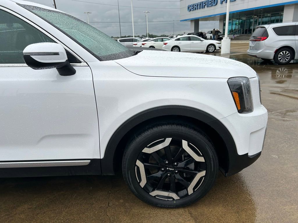 Used 2025 Kia Telluride S AWD/4WD image 2