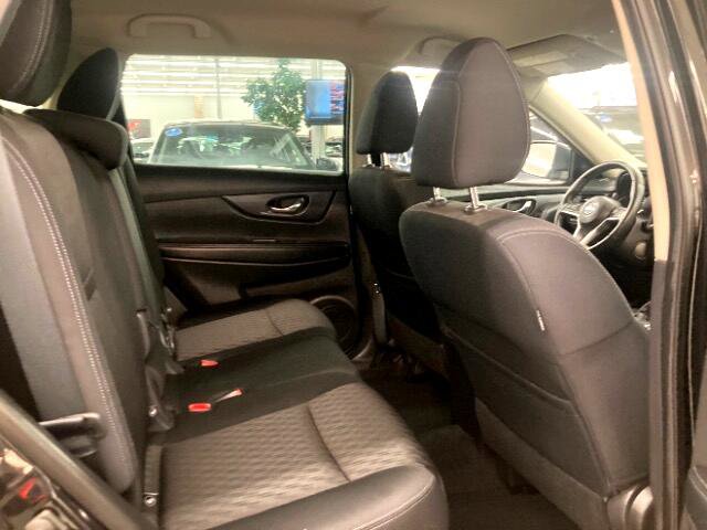 Used 2020 Nissan Rogue SV image 11