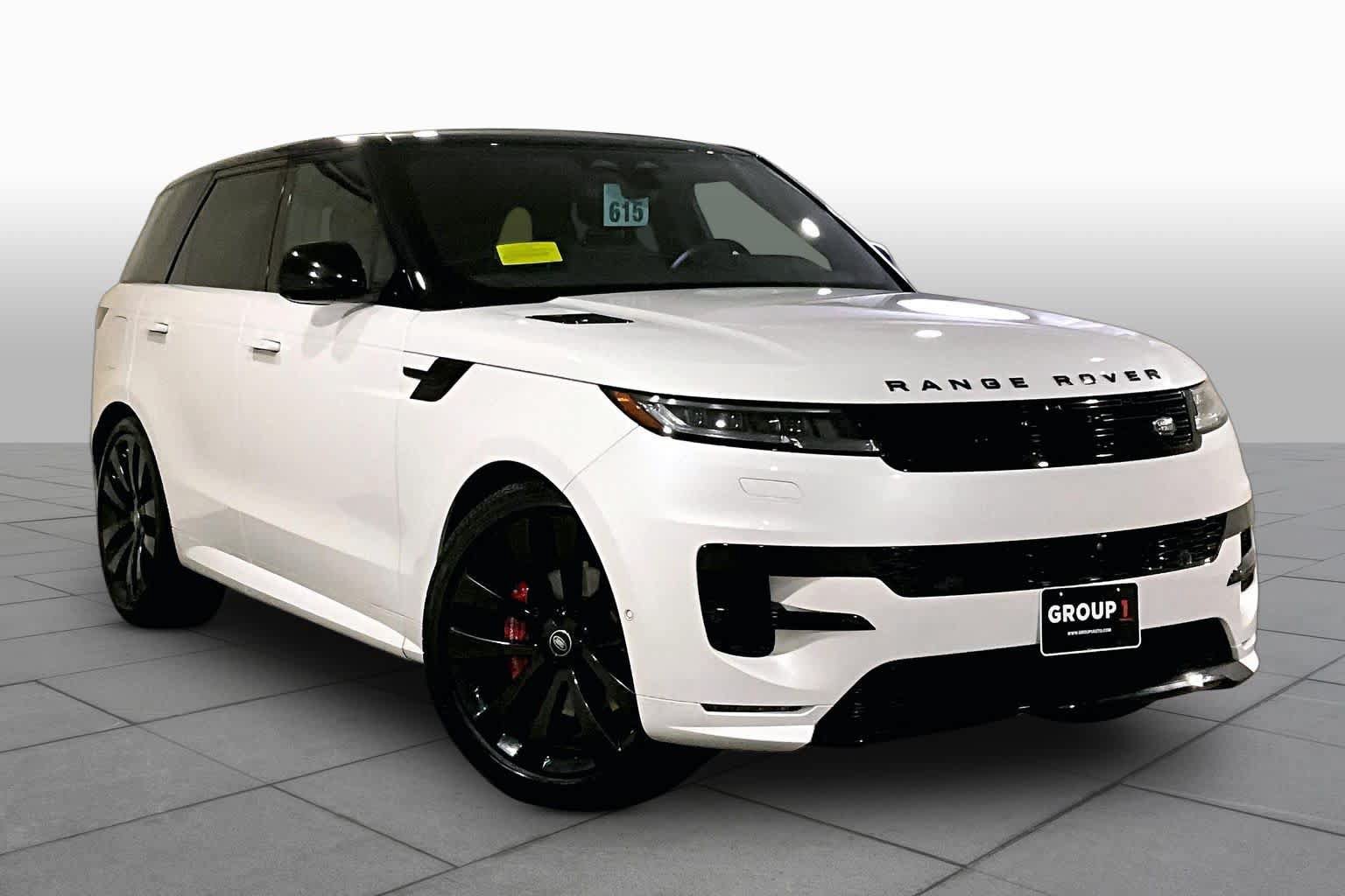 Used 2025 Land Rover Range Rover Sport Dynamic SE AWD/4WD image 2