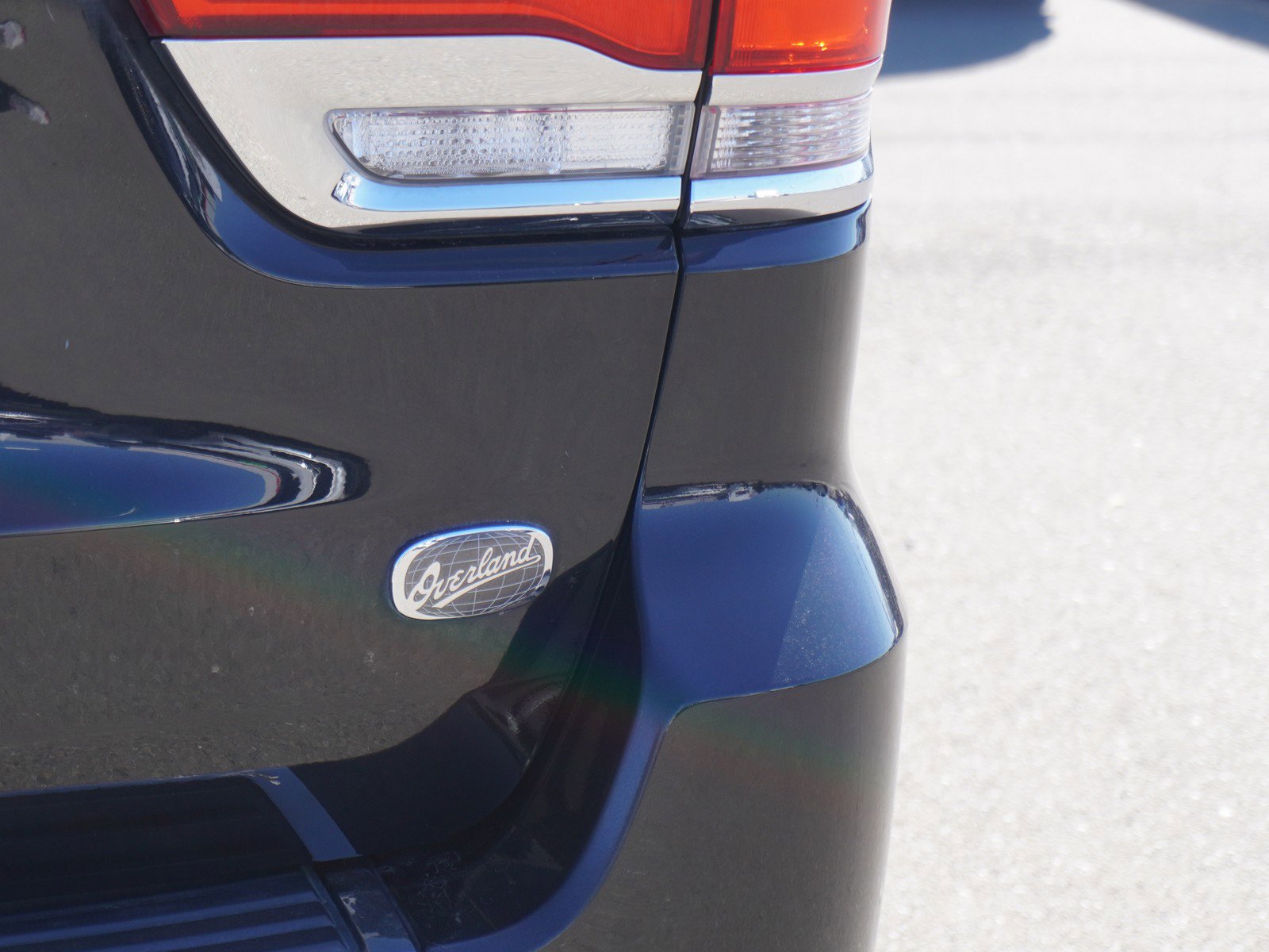 Used 2015 Jeep Grand Cherokee Overland image 11