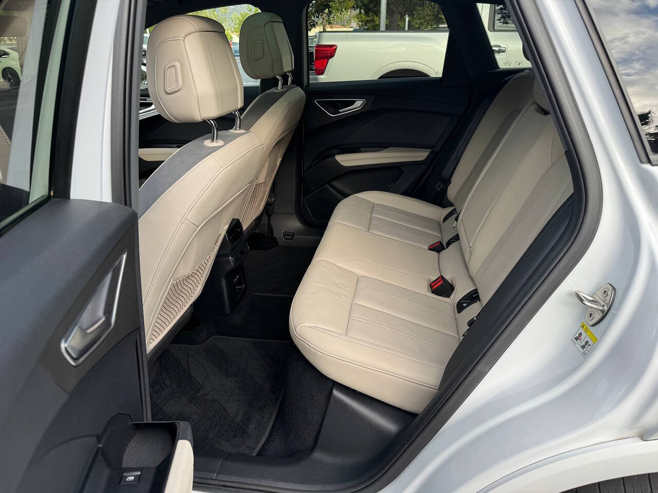Used 2024 Audi Q4 e-tron Premium Plus w/ Premium Plus AWD/4WD image 16