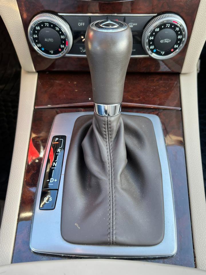 Used 2010 Mercedes-Benz C 300 Sedan image 18