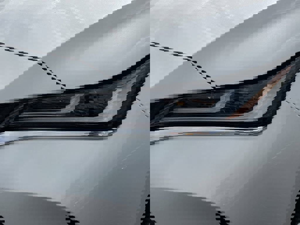 Used 2021 Toyota Venza XLE w/ Softex Package image 7