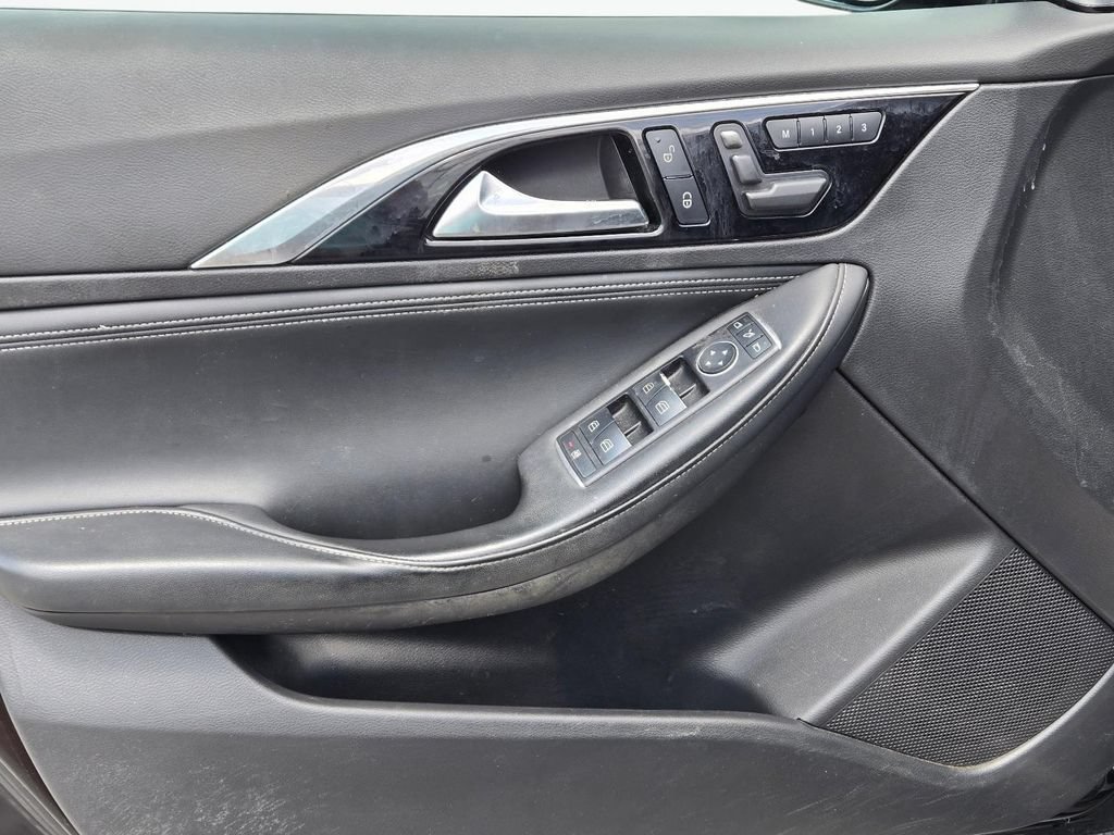 Used 2018 INFINITI QX30 Premium w/ Navigation Package AWD/4WD image 12