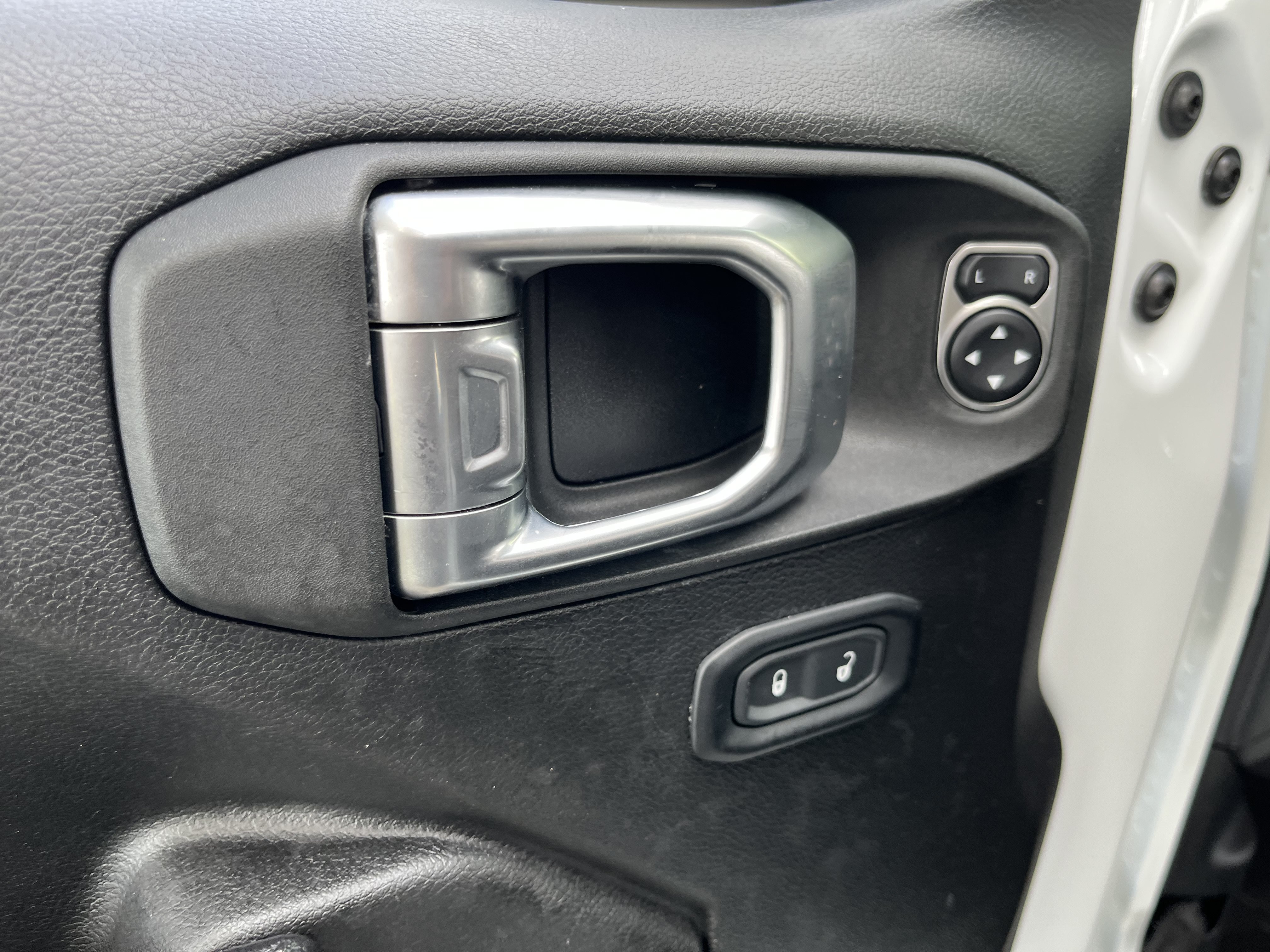 Used 2023 Jeep Wrangler Sport AWD/4WD image 12
