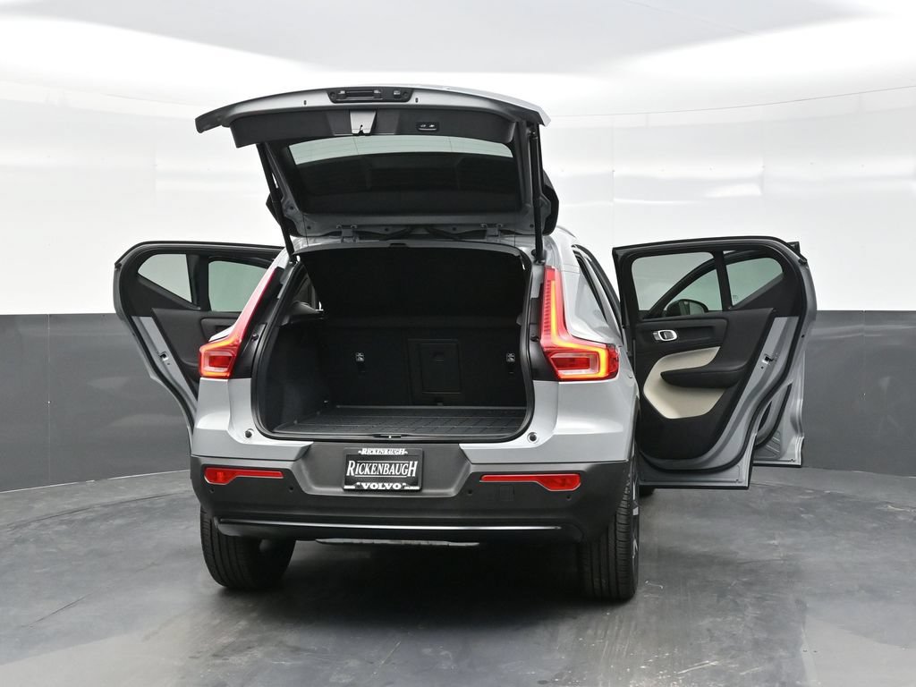 New 2026 Volvo XC40 B5 Plus w/ Protection Package Premier AWD/4WD image 44