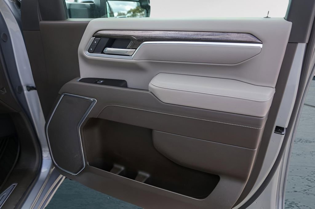 Used 2025 Chevrolet Silverado 3500 LTZ AWD/4WD image 30