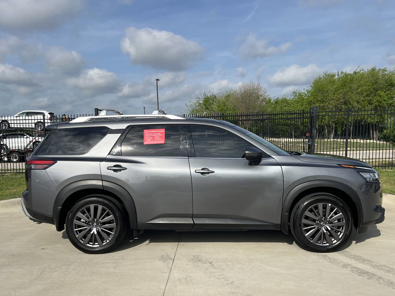 Certified 2024 Nissan Pathfinder SL w/ SL Premium Package image 3