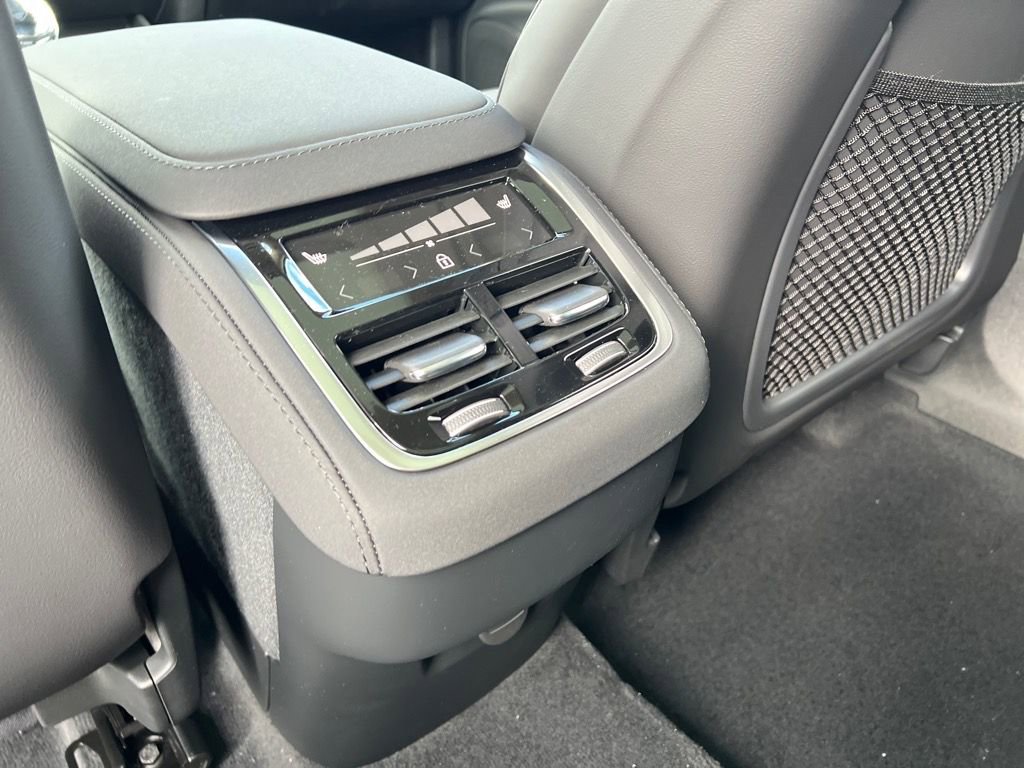 New 2026 Volvo XC90 B6 Plus w/ Protection Package Premier AWD/4WD image 22