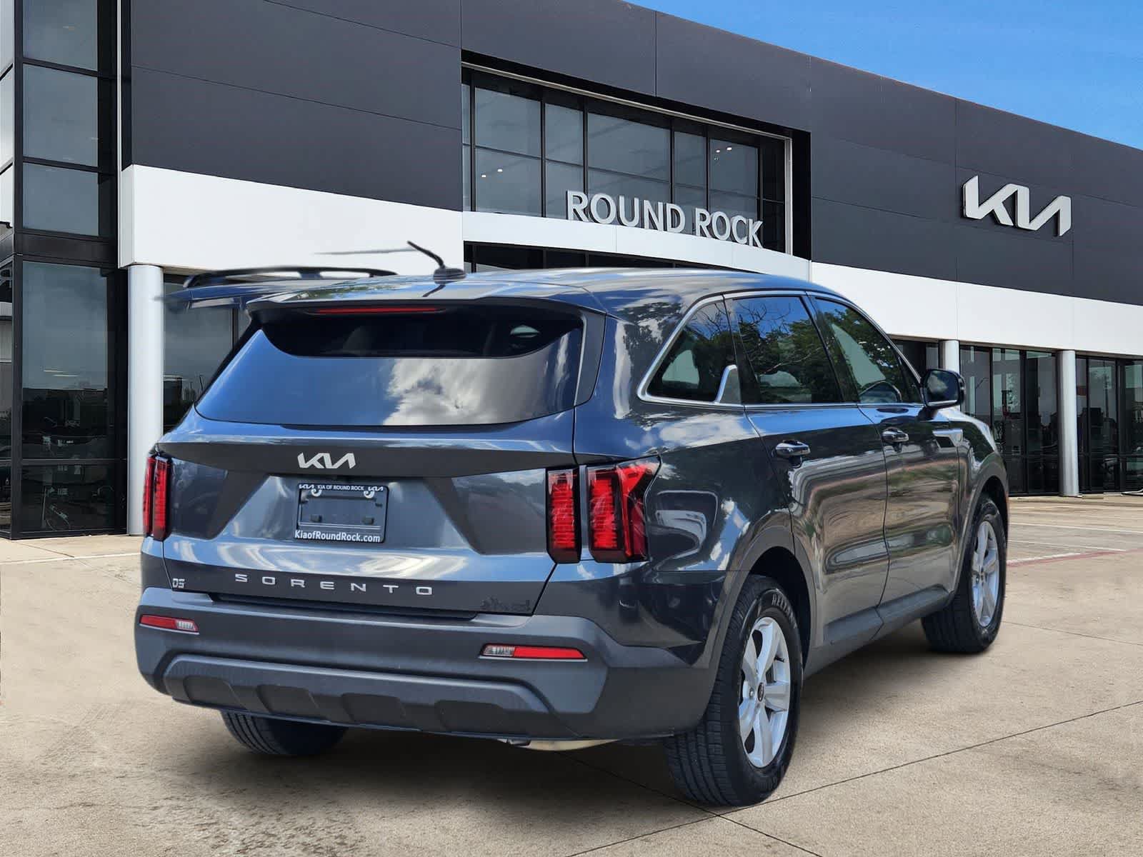 Used 2022 Kia Sorento LX FWD image 6