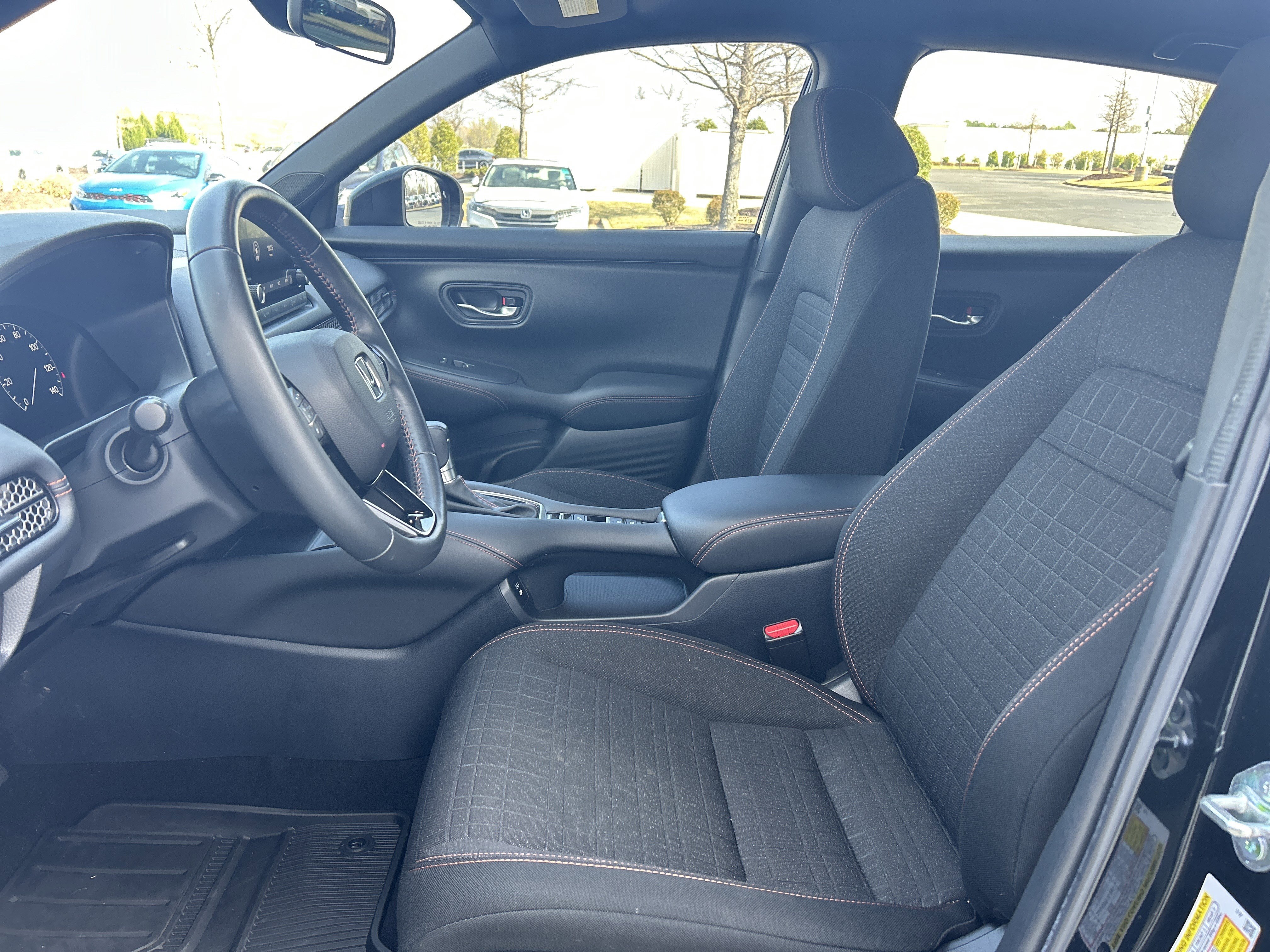 Certified 2025 Honda HR-V Sport image 24