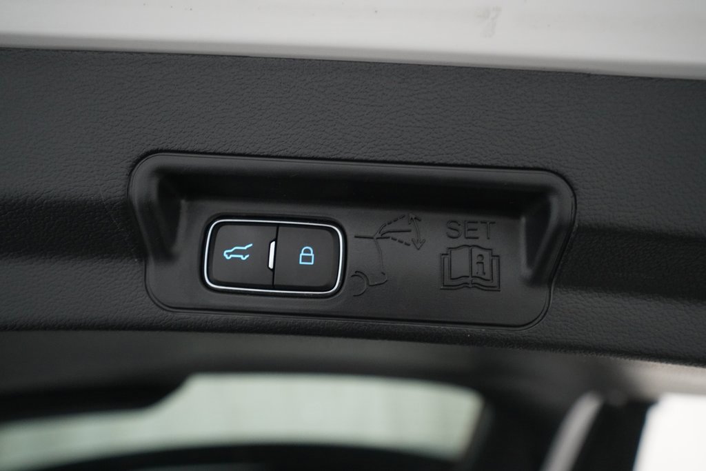 Used 2021 Ford Explorer XLT w/ XLT Sport Appearance Package image 15