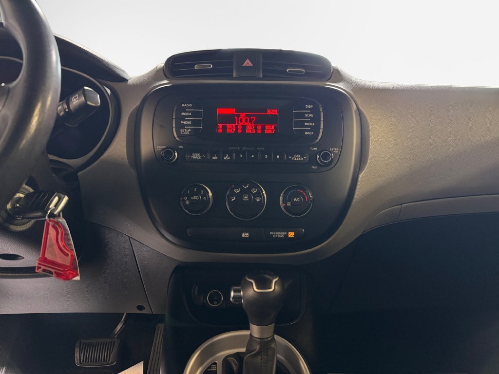 Used 2016 Kia Soul FWD image 22