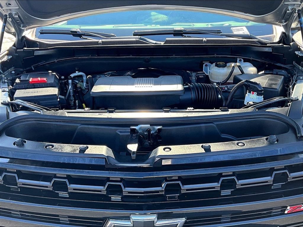 Used 2024 Chevrolet Tahoe Z71 w/ Luxury Package AWD/4WD image 31