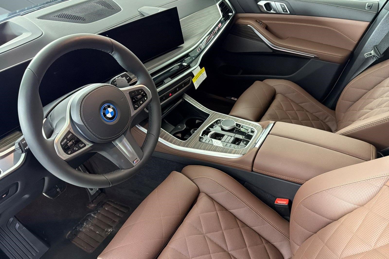 New 2026 BMW X5 xDrive50e w/ M Sport Package AWD/4WD image 4