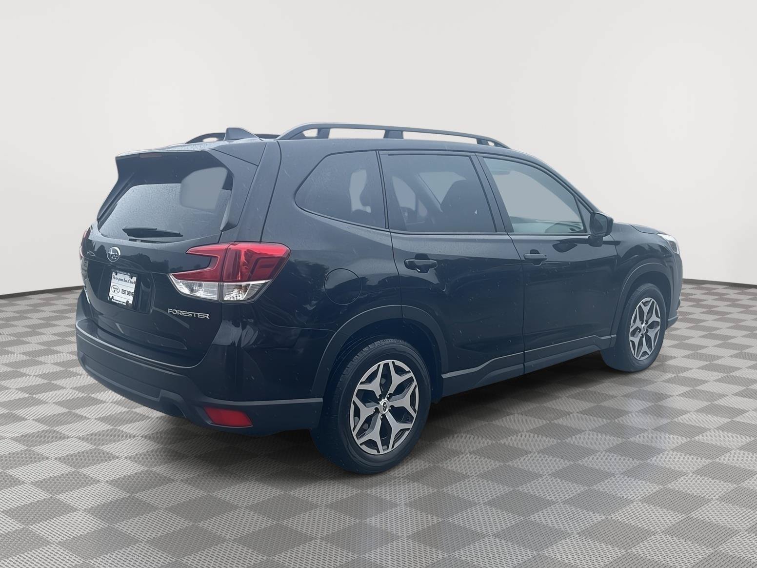 Used 2023 Subaru Forester Premium AWD/4WD image 5