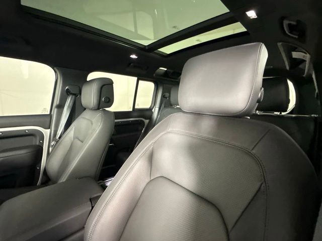 New 2026 Land Rover Defender 110 X-Dynamic SE AWD/4WD image 13