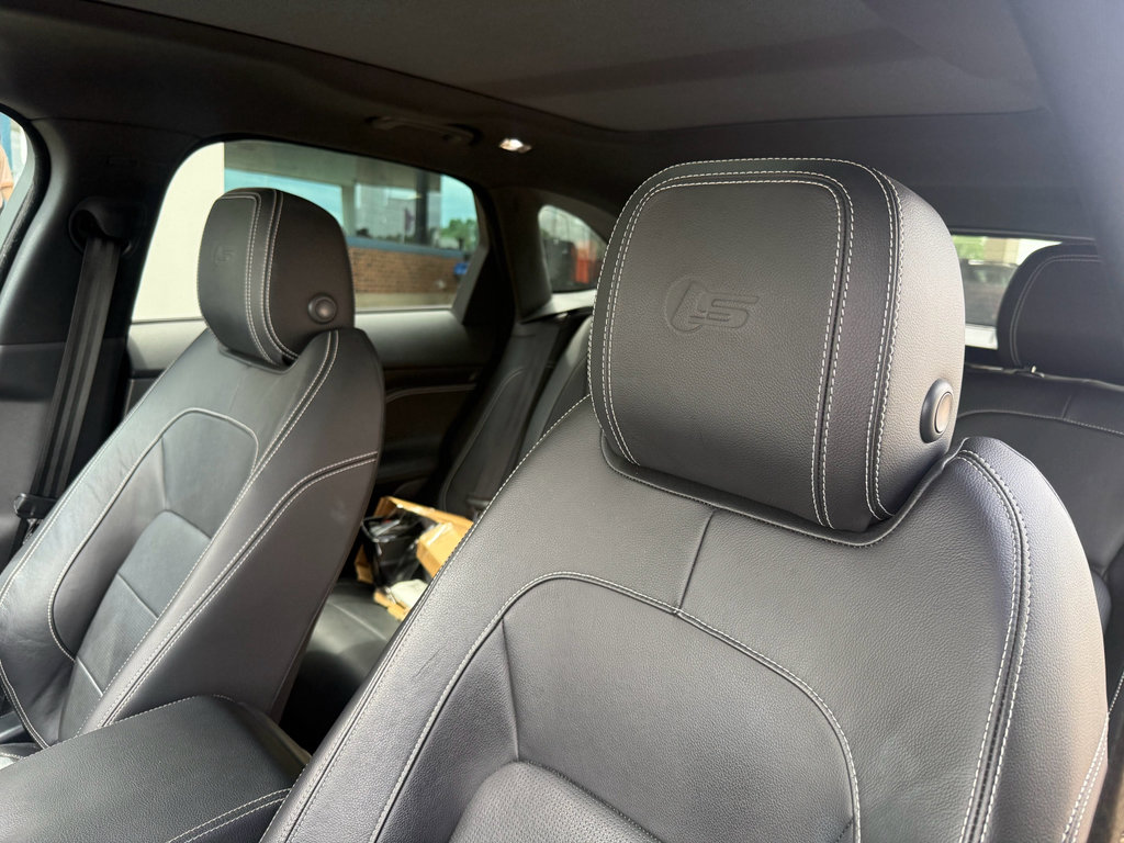 Used 2018 Jaguar F-PACE S AWD/4WD image 11