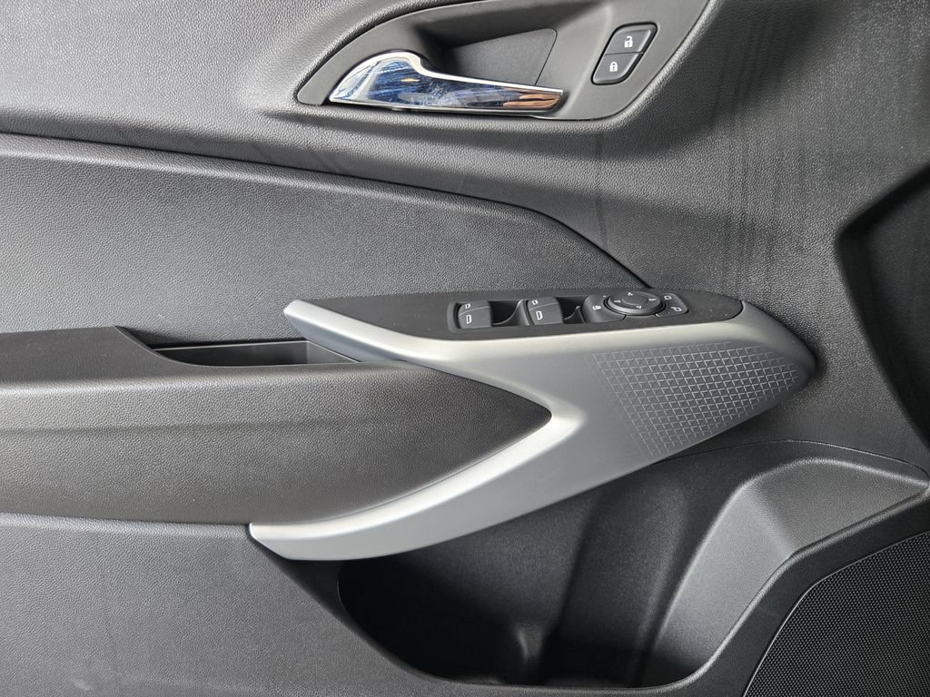 New 2026 Chevrolet Trax RS w/ Driver Confidence Package FWD image 23
