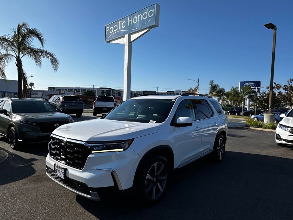 Used 2023 Honda Pilot Touring image 2