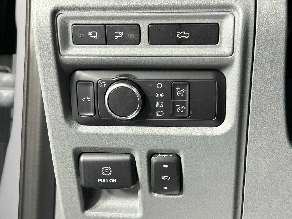 Used 2022 Ford F150 Lightning XLT image 29