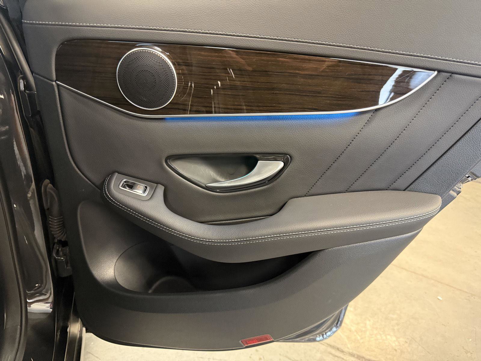 Used 2022 Mercedes-Benz GLC 43 AMG 4MATIC image 26