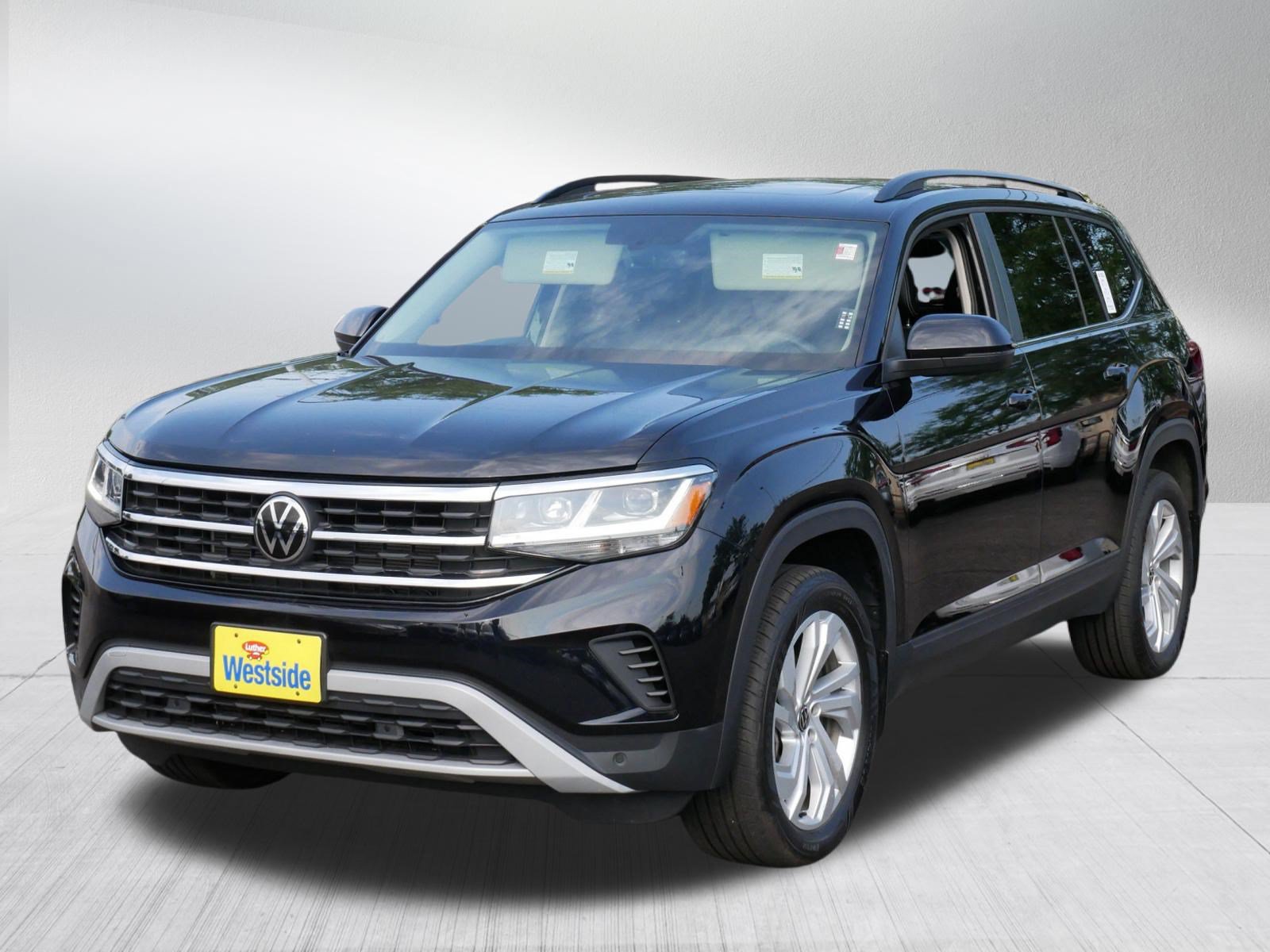 Certified 2023 Volkswagen Atlas SE w/ Panoramic Sunroof Package AWD/4WD image 3
