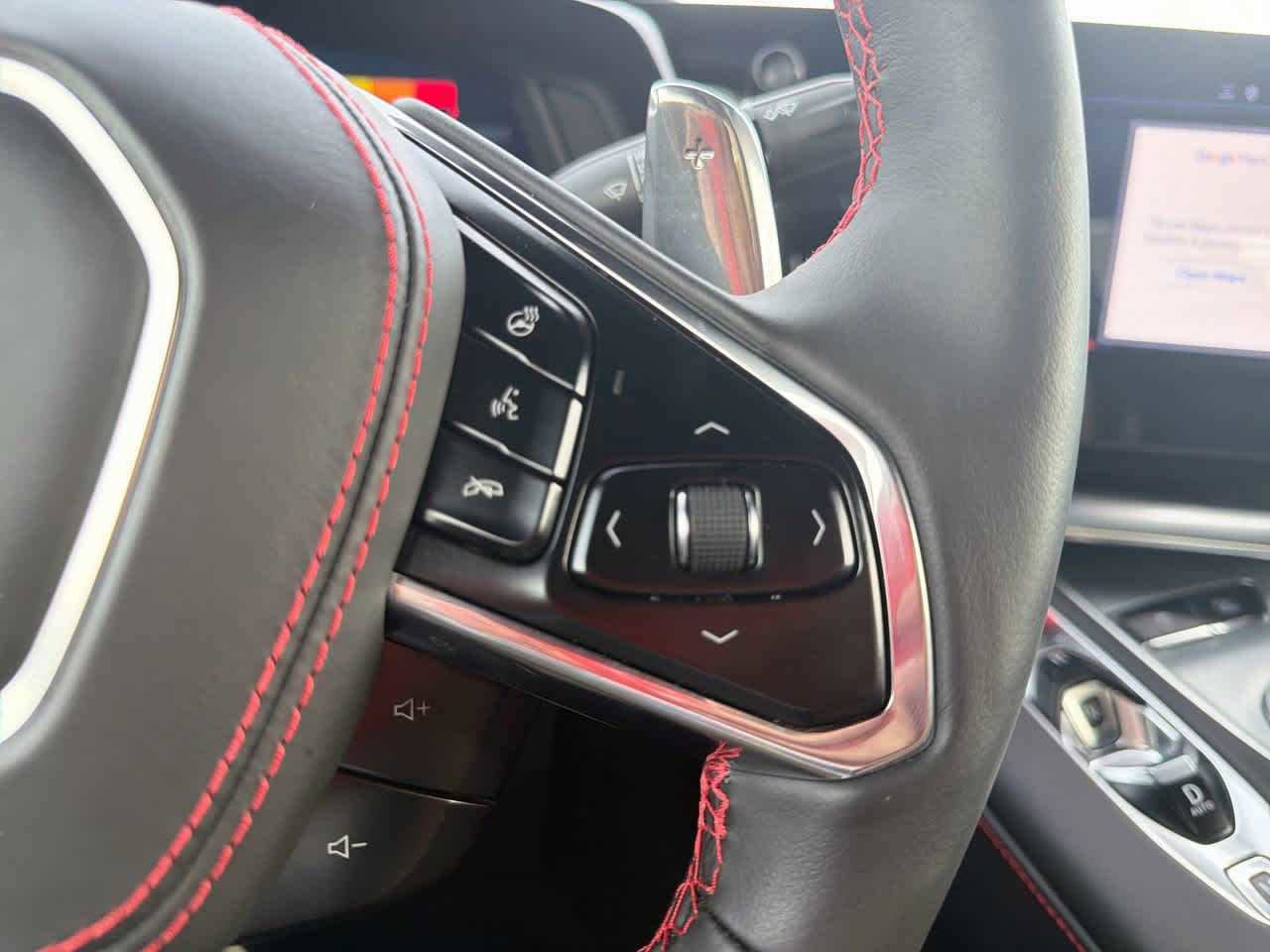 Used 2024 Chevrolet Corvette Stingray Premium Cpe w/ Z51 Performance Package image 19