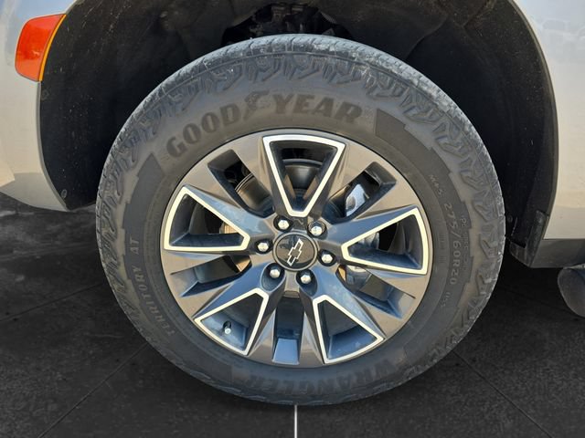 Used 2024 Chevrolet Tahoe Z71 w/ Luxury Package AWD/4WD image 9
