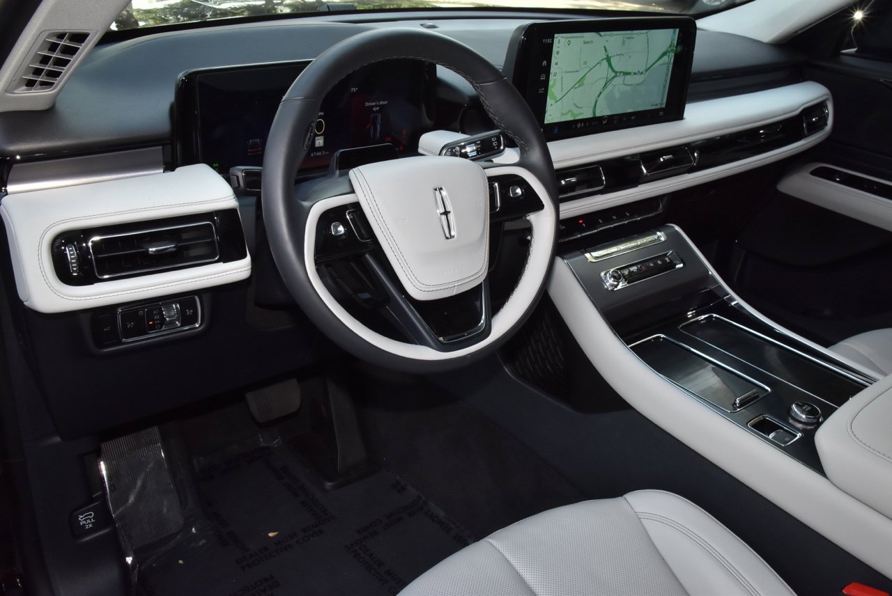 Certified 2026 Lincoln Aviator 2WD w/ Jet Appearance Package image 35