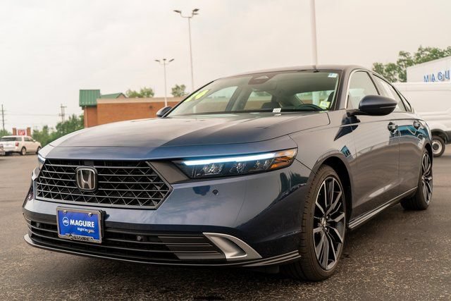 Used 2024 Honda Accord Touring image 2