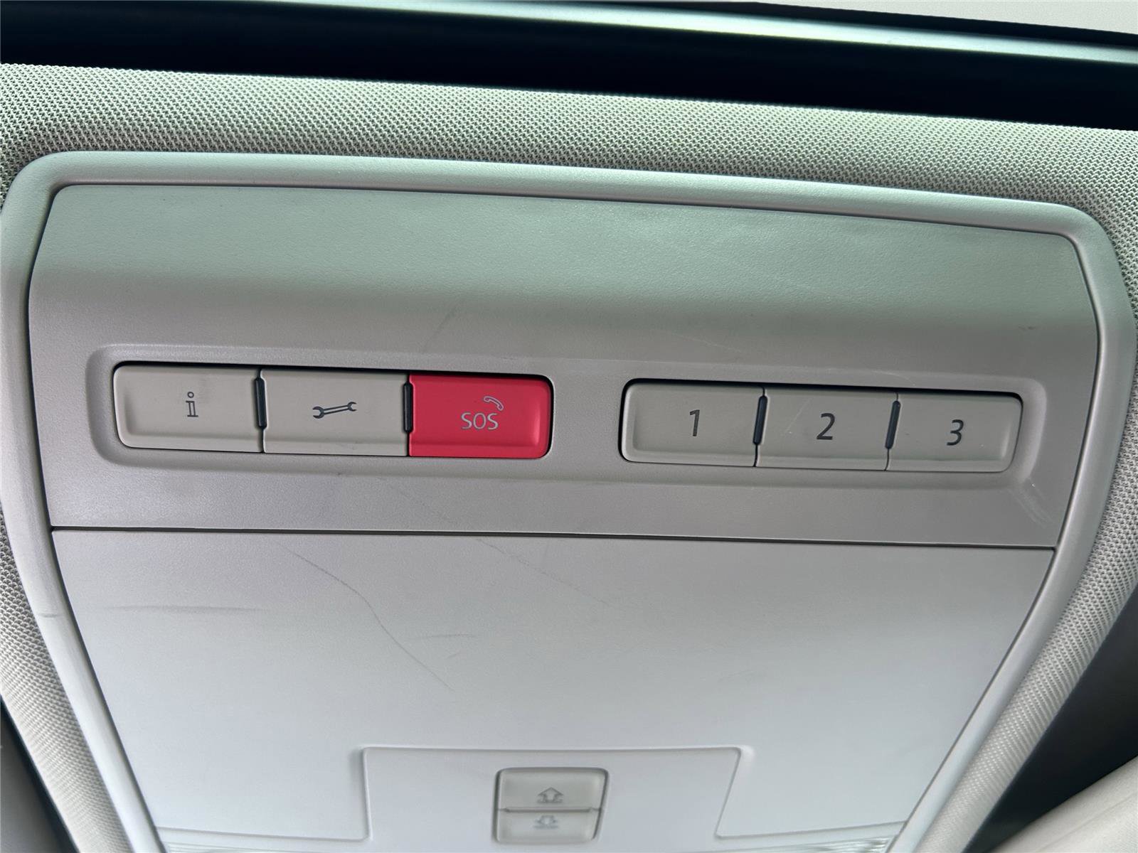 Used 2018 Volkswagen Atlas SEL FWD image 25