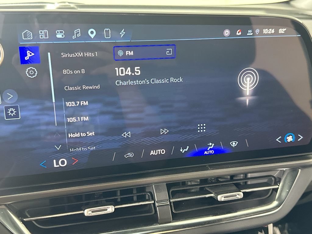 Used 2025 Chevrolet Equinox EV LT FWD image 29