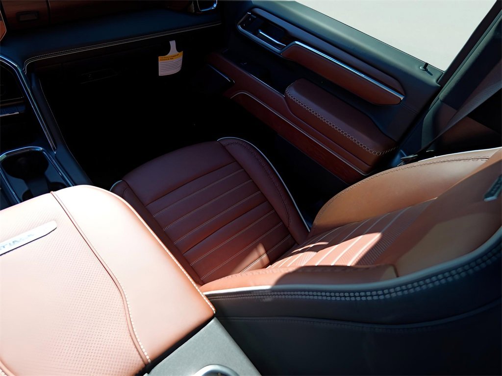 New 2025 GMC Sierra 3500 Denali Ultimate image 28