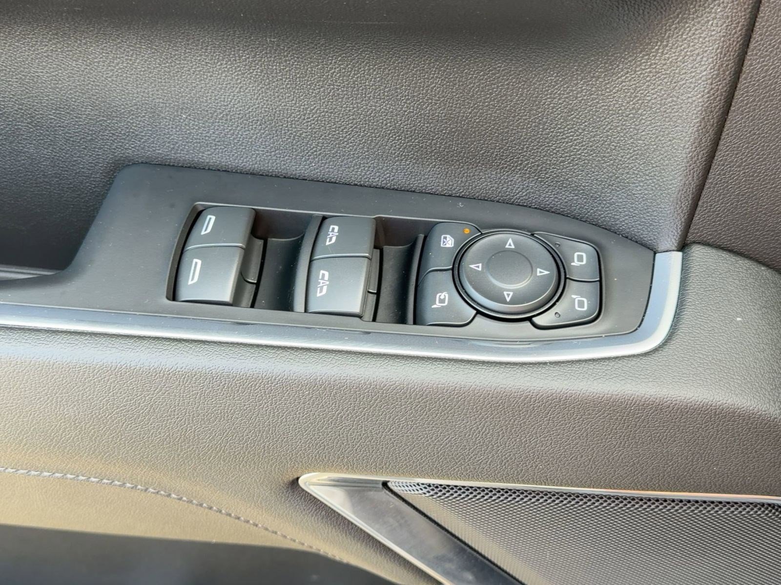 Used 2023 GMC Sierra 1500 SLT image 26