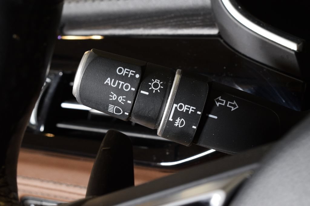 Used 2024 Acura MDX SH-AWD w/ Advance Package image 16