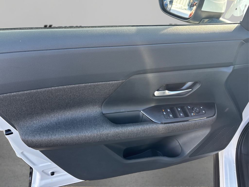 Certified 2025 Nissan Kicks SV image 22