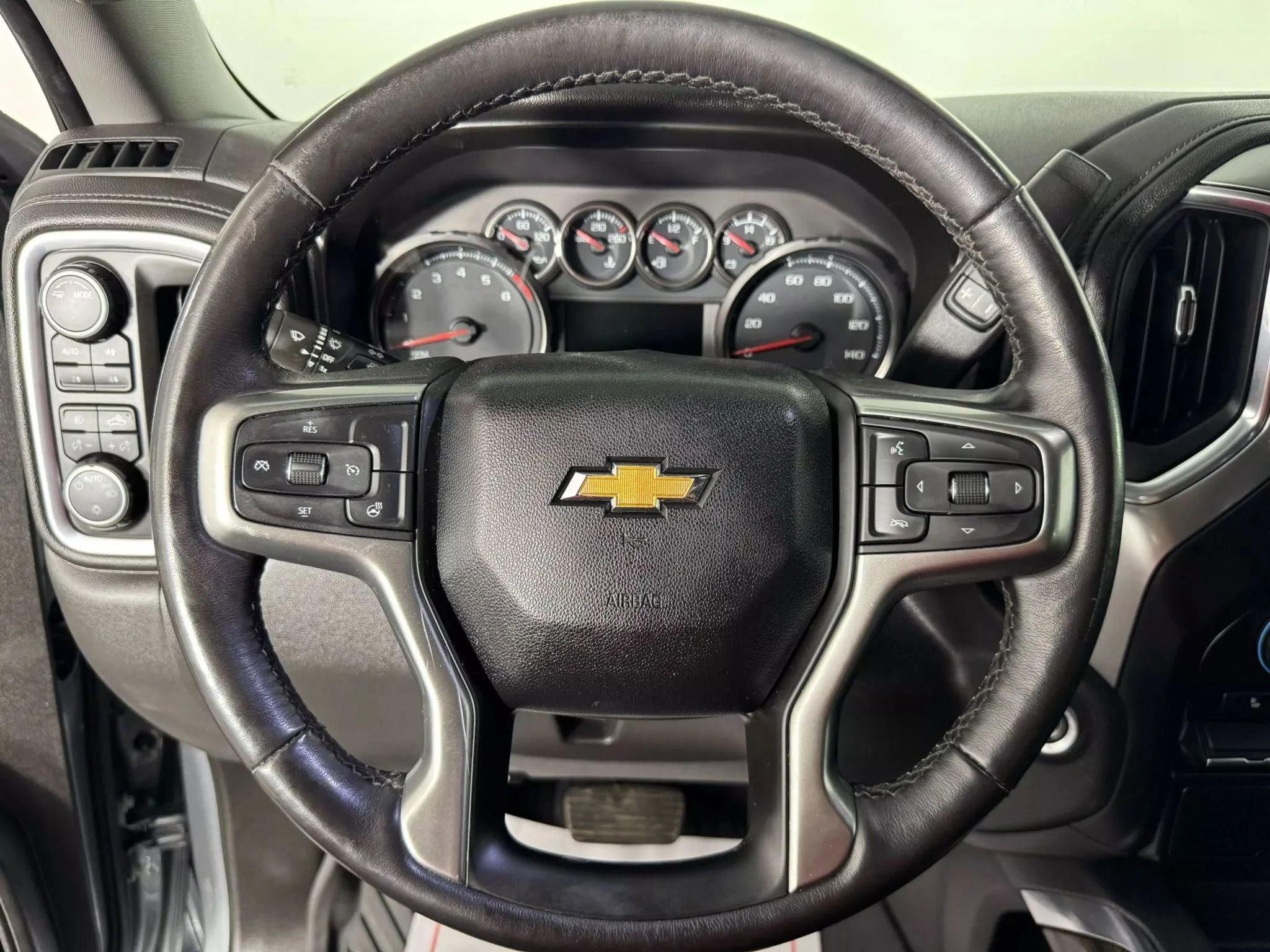 Used 2021 Chevrolet Silverado 1500 LT Trail Boss w/ Bed Protection Package AWD/4WD image 13