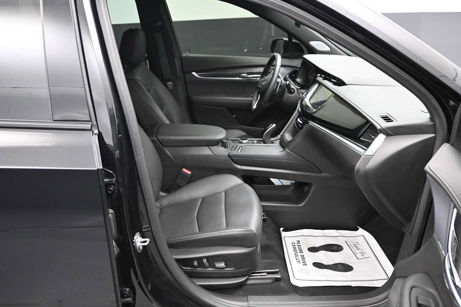 Used 2024 Cadillac XT6 Sport w/ Technology Package AWD/4WD image 12