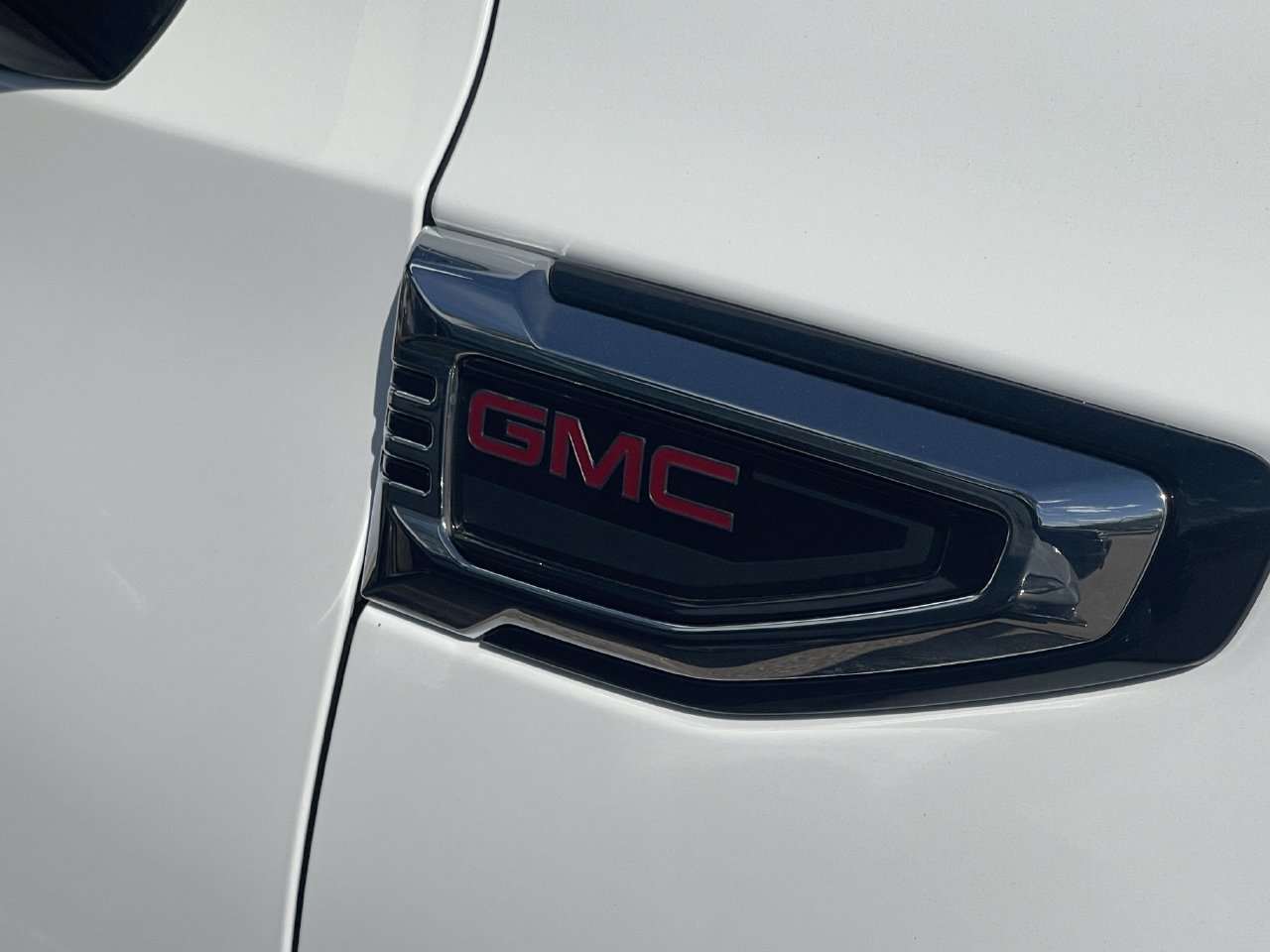 Used 2026 GMC Yukon Elevation RWD image 5
