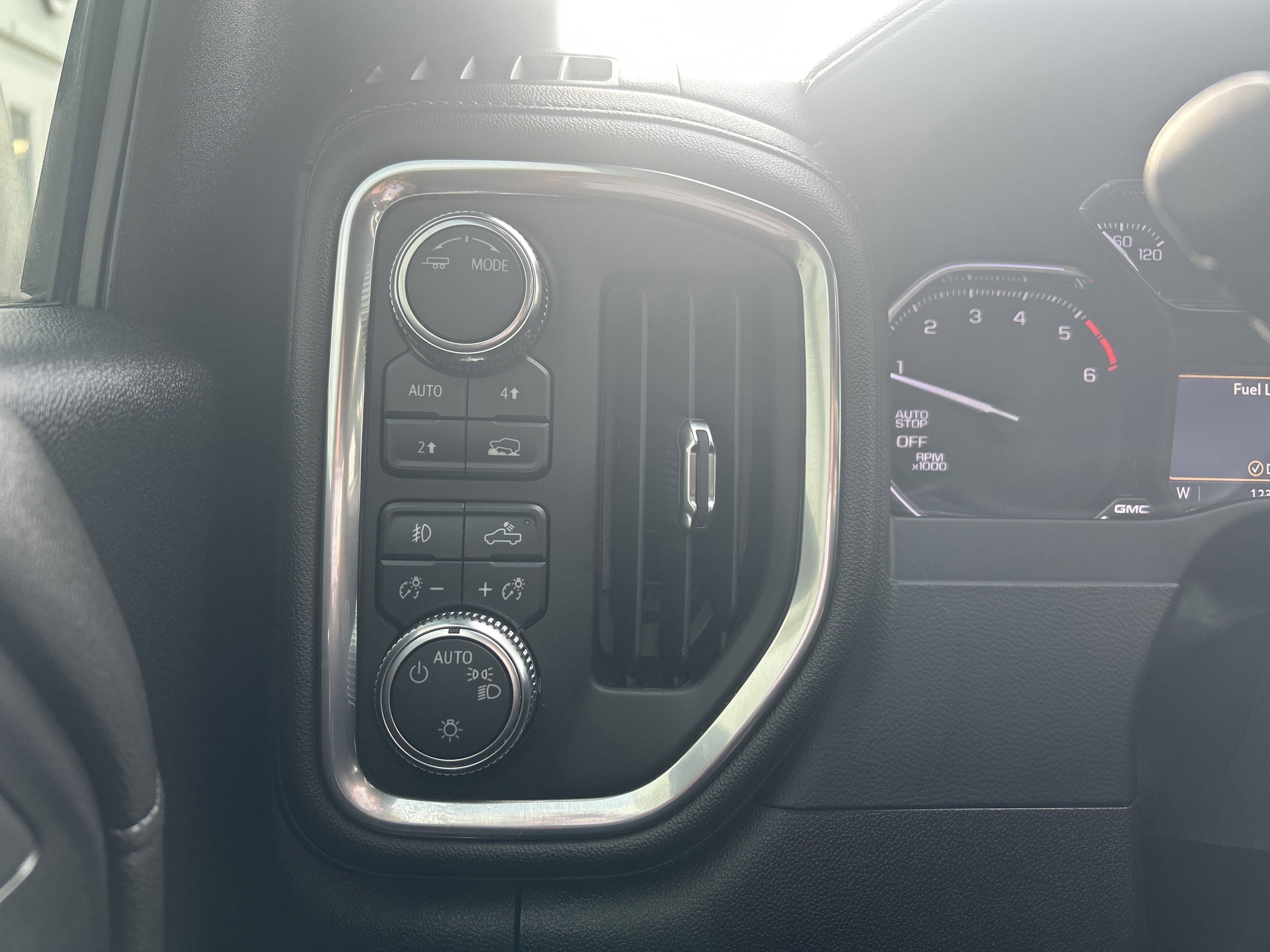 Used 2021 GMC Sierra 1500 Elevation image 11