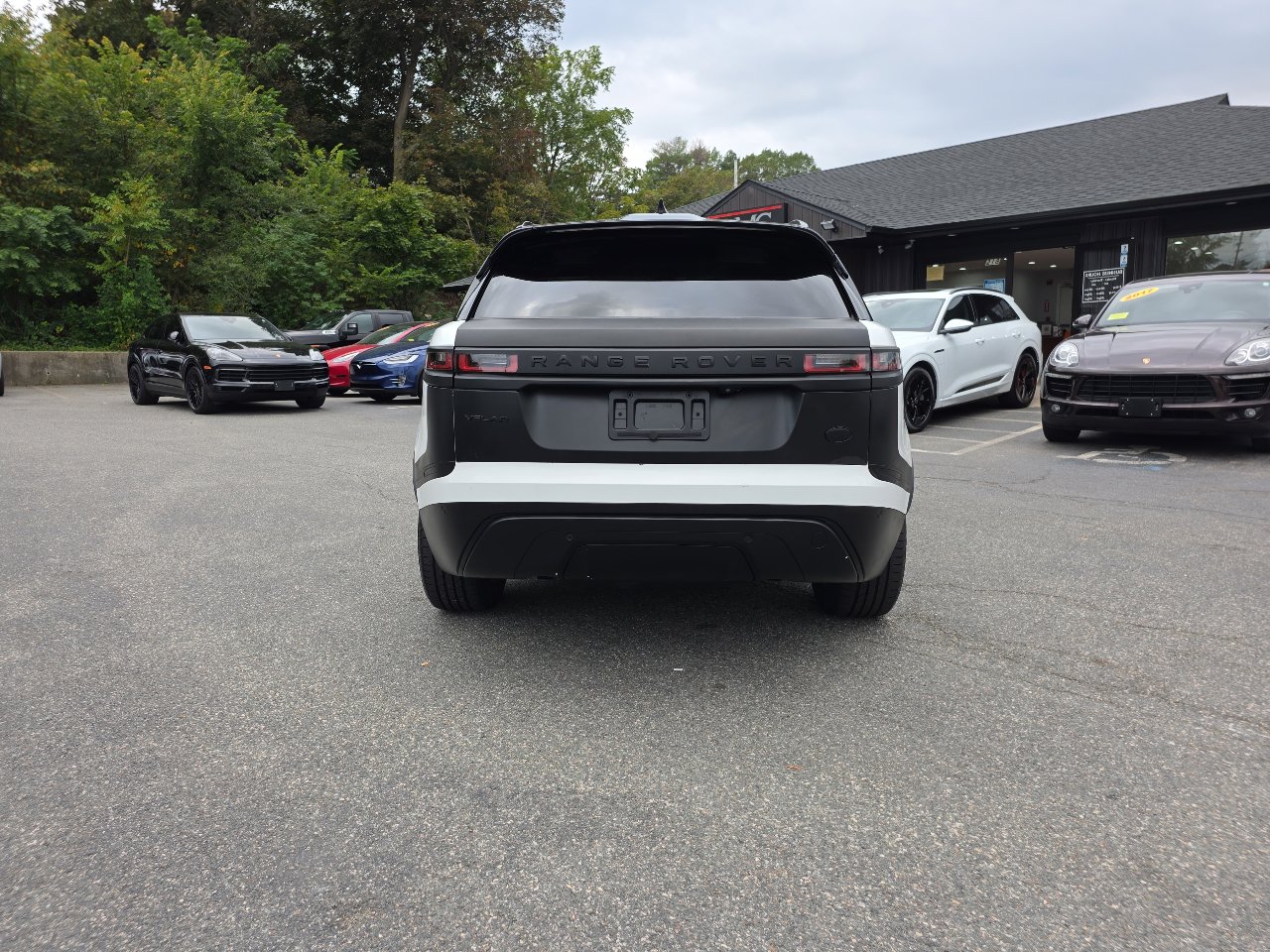 Used 2018 Land Rover Range Rover Velar S image 32