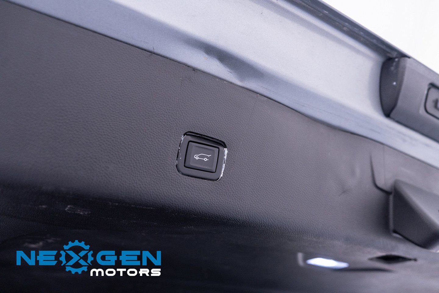 Used 2023 Chevrolet Traverse RS w/ LPO, Floor Liner Package image 46