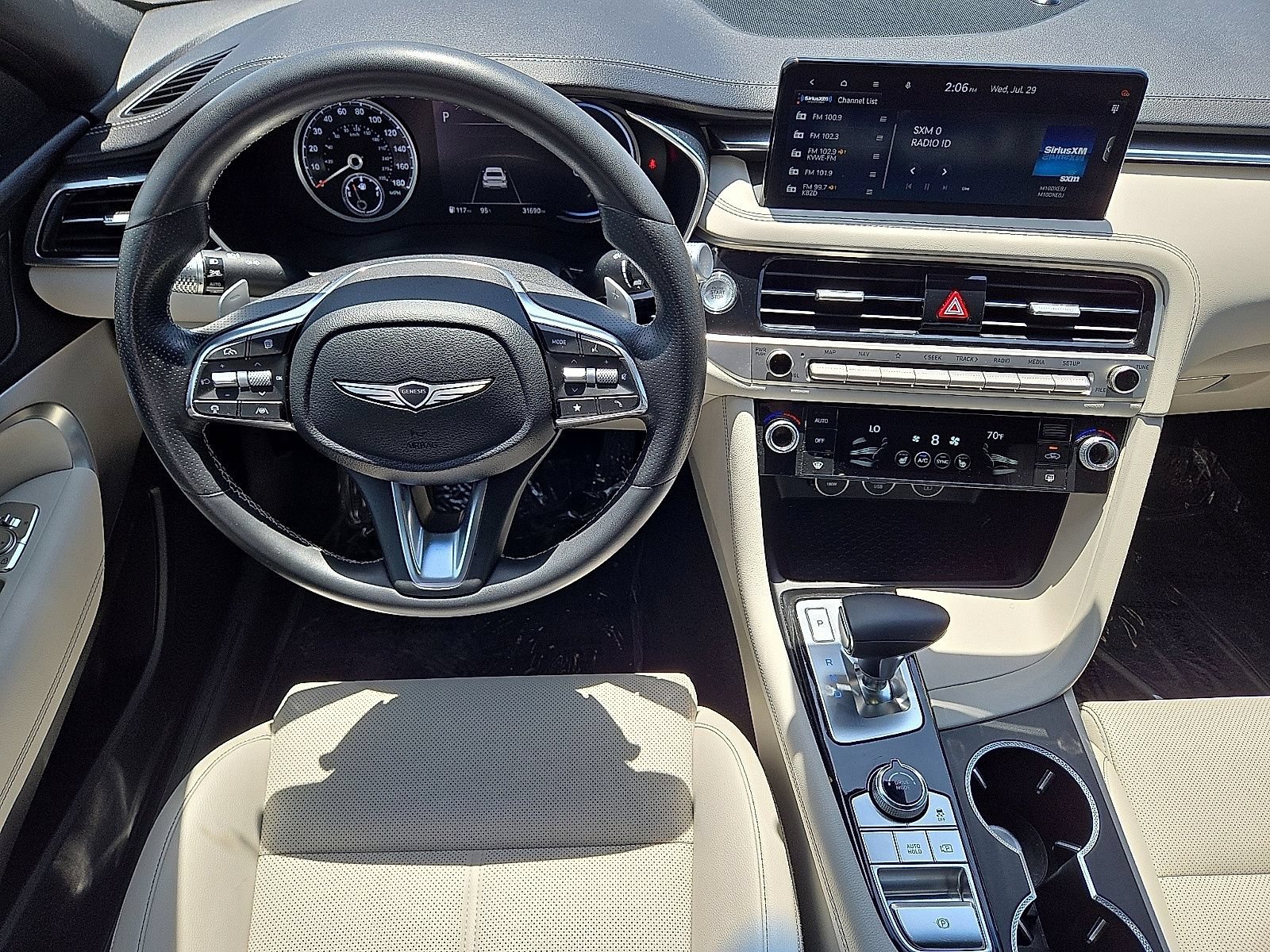 Used 2025 Genesis G70 2.5T RWD image 17