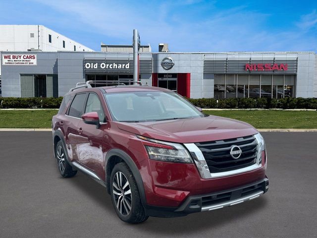 Used 2024 Nissan Pathfinder Platinum w/ Cargo Package image 3