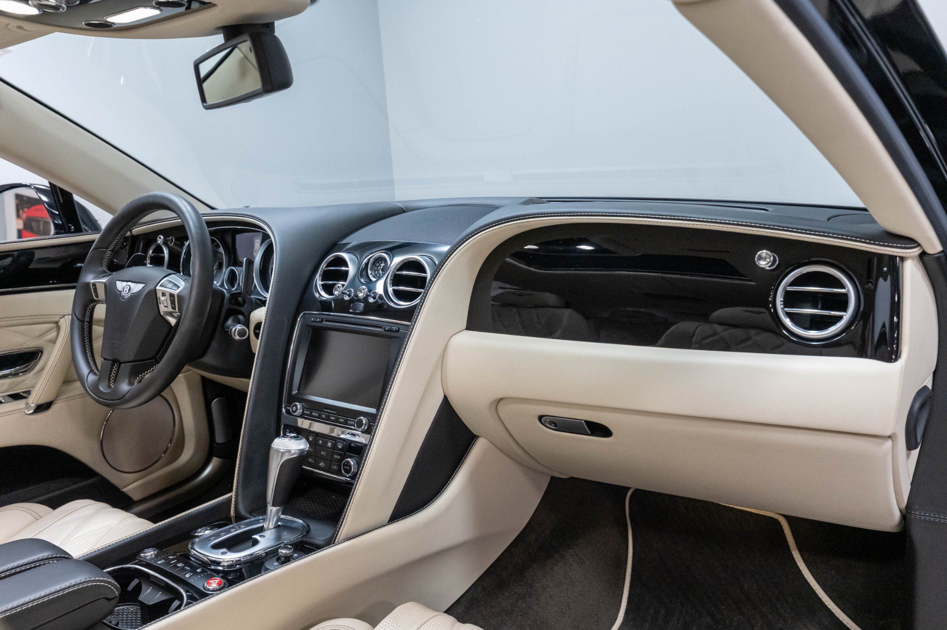 Used 2015 Bentley Flying Spur V8 AWD/4WD image 31
