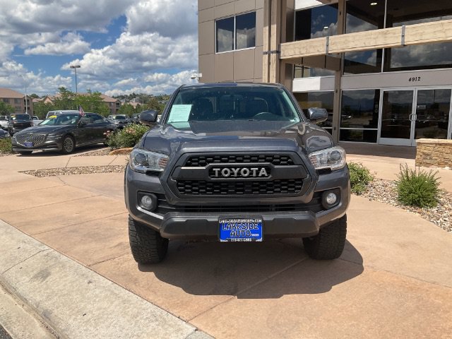 Used 2017 Toyota Tacoma SR5 w/ Tow Package AWD/4WD image 9
